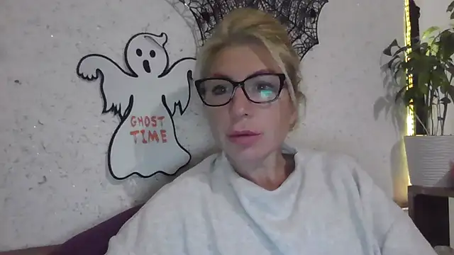 fox red lady7 online show from 29, 10, 2025