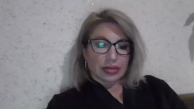 fox red lady7 online show from 12, 4, 2026