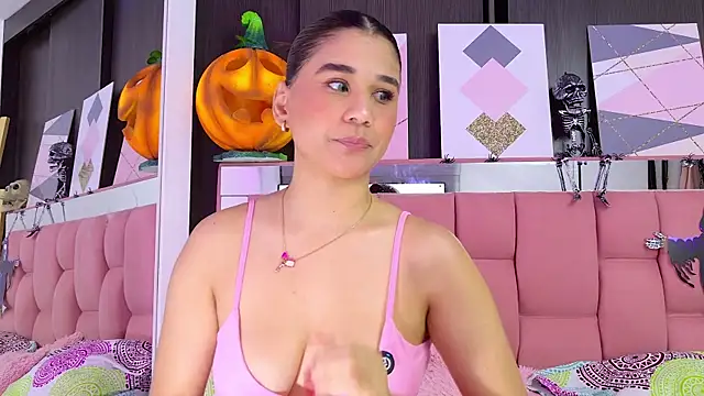 Snapshot of CriistallMuller chatting on 14, 10, 2025 CriistallMuller online show from 14, 10, 2025