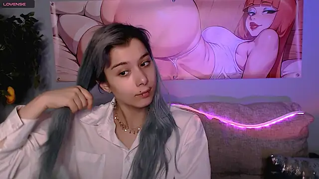 Snapshot of SophieAsh chatting on 5, 10, 2025 SophieAsh online show from 5, 10, 2025