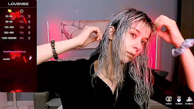 Snapshot of SophieAsh chatting on 12, 10, 2025 SophieAsh online show from 12, 10, 2025