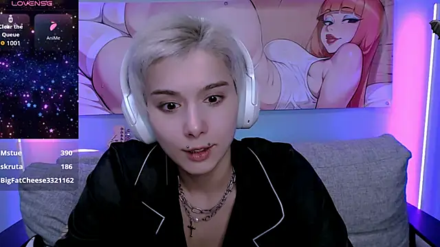 Snapshot of SophieAsh chatting on 8, 11, 2025 SophieAsh online show from 8, 11, 2025