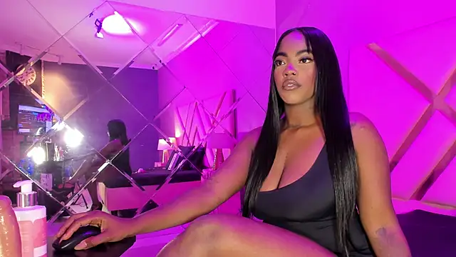 ReinaMiah online show from 10, 9, 2025