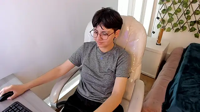 Nathaly ds online show from 7, 11, 2025