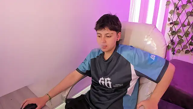 Nathaly ds online show from 6, 3, 2026