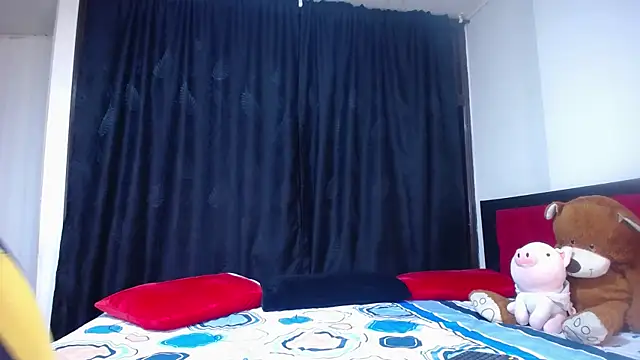 Snapshot of Cherrylionn chatting on 11, 10, 2025 Cherrylionn online show from 11, 10, 2025
