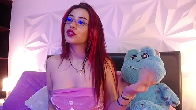 Snapshot of Mia_Lou_ chatting on 15, 9, 2025 Mia Lou online show from 15, 9, 2025
