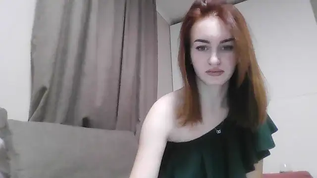 Snapshot of Requellia chatting on 2, 11, 2025 Requellia online show from 2, 11, 2025