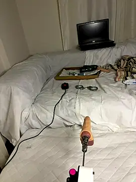 Ozge-SluttyScream69 online show from 26, 11, 2025