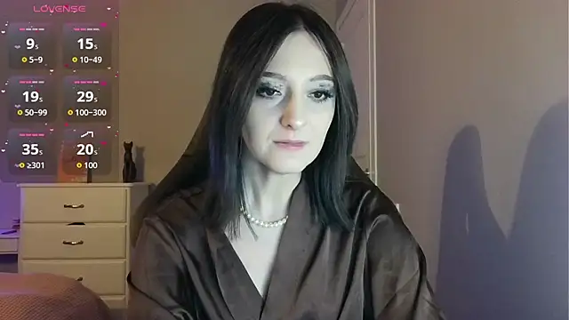 white liillyy online show from 29, 4, 2026