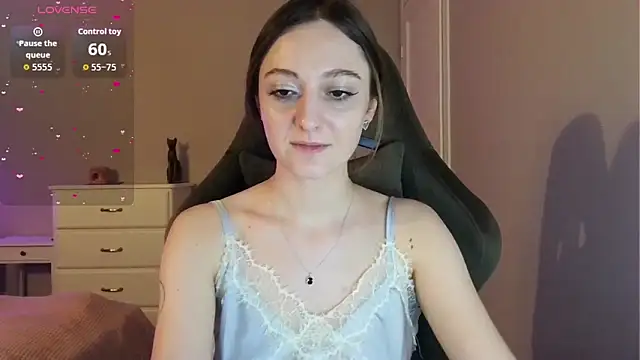 white liillyy online show from 14, 6, 2026