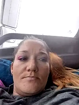 SnowBunny1224 online show from 2, 12, 2025