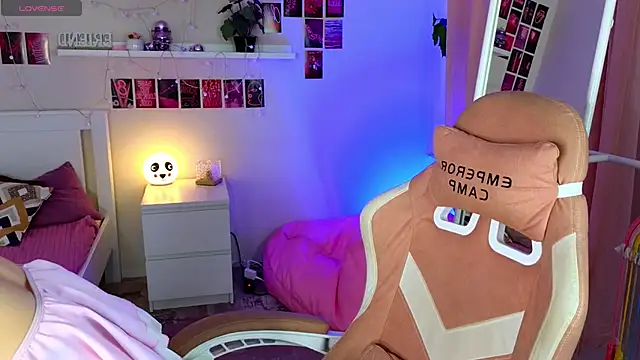 Wander Waves online show from 12, 9, 2025