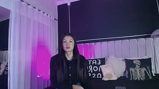 Dannyaa  online show from 3, 11, 2025