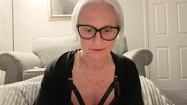 Velvet-Secrets online show from 2, 4, 2026