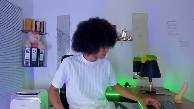 Snapshot of DEAMOL chatting on 6, 11, 2025 DEAMOL online show from 6, 11, 2025