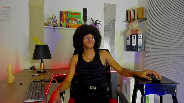 Snapshot of DEAMOL chatting on 8, 11, 2025 DEAMOL online show from 8, 11, 2025