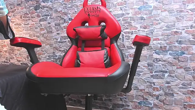 WILD FIREE  online show from 18, 5, 2026