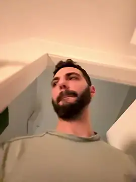 Snapshot of Simon-xx chatting on 11, 1, 2026 Simon-xx online show from 11, 1, 2026