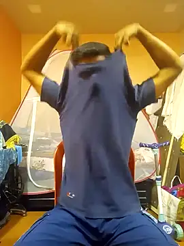 Snapshot of ZZiraa chatting on 12, 10, 2025 ZZiraa online show from 12, 10, 2025