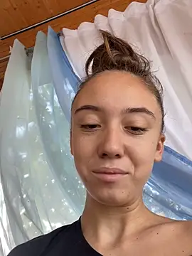 Snapshot of CristinaSww chatting on 19, 10, 2025 CristinaSww online show from 19, 10, 2025