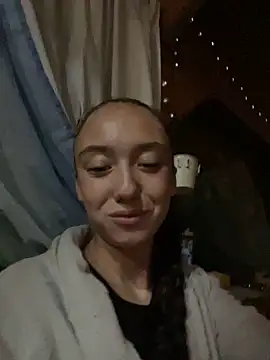 Snapshot of CristinaSww chatting on 21, 10, 2025 CristinaSww online show from 21, 10, 2025