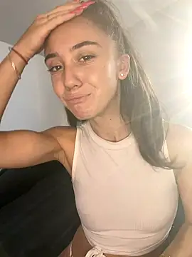 Snapshot of CristinaSww chatting on 28, 10, 2025 CristinaSww online show from 28, 10, 2025