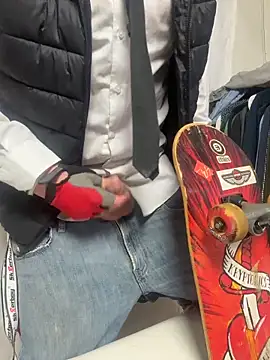 Snapshot of AndreDox chatting on 6, 4, 2026 AndreDox online show from 6, 4, 2026