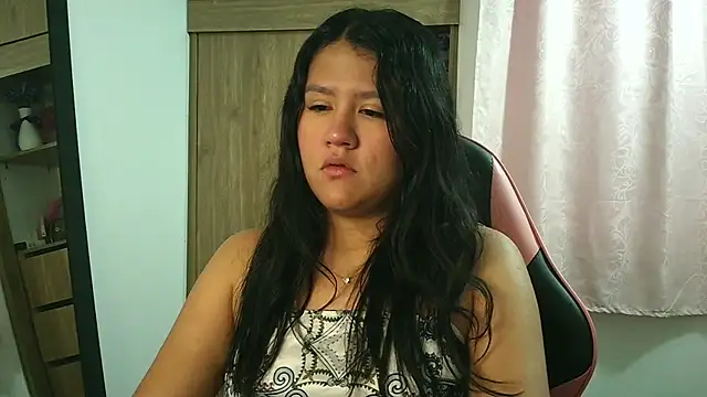 Oliviawatson1 online show from 24, 11, 2025