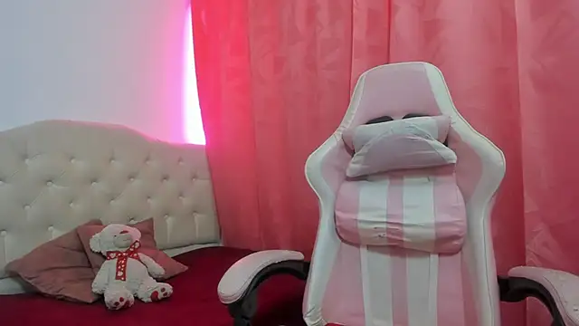 lailahdark online show from 14, 9, 2025