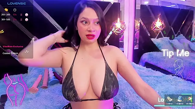 Mia-Baker4 online show from 13, 10, 2025