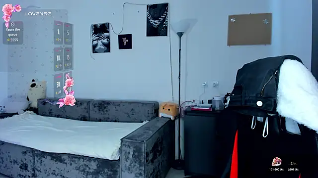 cute little ass online show from 2, 3, 2026