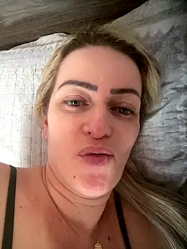 Snapshot of Alerquinasc chatting on 3, 11, 2025 Alerquinasc online show from 3, 11, 2025