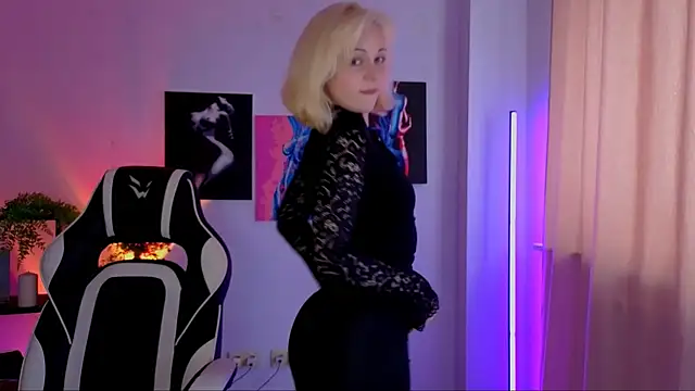 Snapshot of Charlotte_Colinss chatting on 20, 4, 2026 Charlotte Colinss online show from 20, 4, 2026