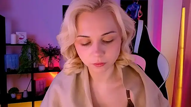 Snapshot of Charlotte_Colinss chatting on 21, 5, 2026 Charlotte Colinss online show from 21, 5, 2026
