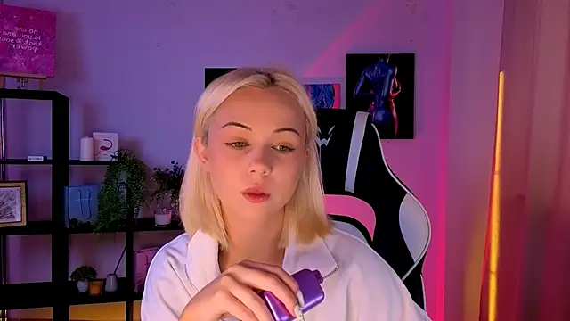 Snapshot of Charlotte_Colinss chatting on 29, 5, 2026 Charlotte Colinss online show from 29, 5, 2026