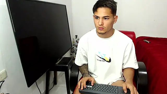 Alex mojica online show from 3, 2, 2026