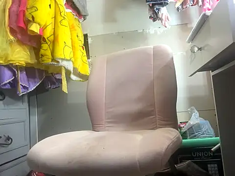 Snapshot of bearcub300 chatting on 13, 9, 2025 bearcub300 online show from 13, 9, 2025