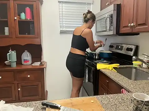 Snapshot of prettyykitty22 chatting on 5, 10, 2025 prettyykitty22 online show from 5, 10, 2025