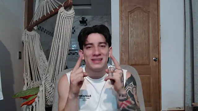 Snapshot of AteneoJr chatting on 25, 10, 2025 AteneoJr online show from 25, 10, 2025