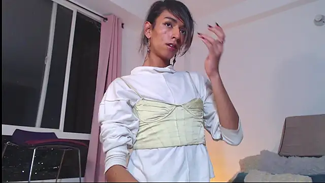 Snapshot of Theevae chatting on 24, 9, 2025 Theevae online show from 24, 9, 2025