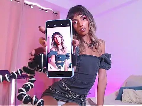 Snapshot of Theevae chatting on 29, 9, 2025 Theevae online show from 29, 9, 2025