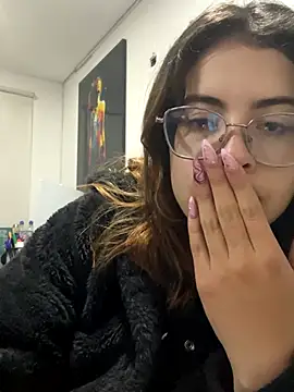 Isabela Colins online show from 20, 9, 2025