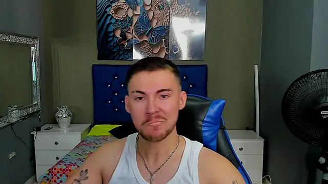 Snapshot of BrunoWalkerr chatting on 10, 9, 2025 BrunoWalkerr online show from 10, 9, 2025