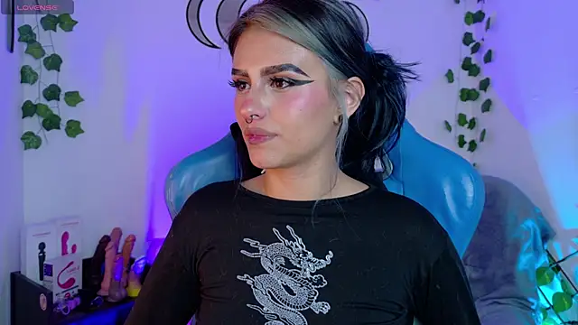 Snapshot of blue_kitten chatting on 18, 9, 2025 blue kitten online show from 18, 9, 2025