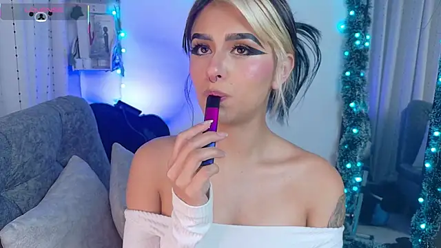 blue kitten online show from 18, 12, 2025