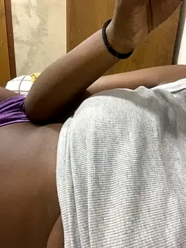 Snapshot of bybey18 chatting on 11, 11, 2025 bybey18 online show from 11, 11, 2025