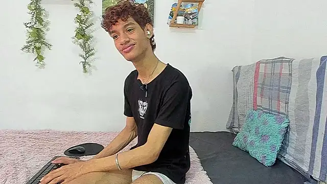 Snapshot of Peterfrost19 chatting on 7, 11, 2025 Peterfrost19 online show from 7, 11, 2025