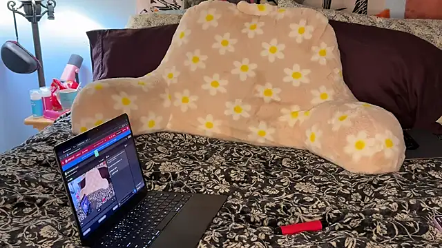 Snapshot of onlysunidreamss chatting on 18, 11, 2025 onlysunidreamss online show from 18, 11, 2025