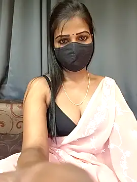 Snapshot of Misss-julli chatting on 11, 10, 2025 Misss-julli online show from 11, 10, 2025